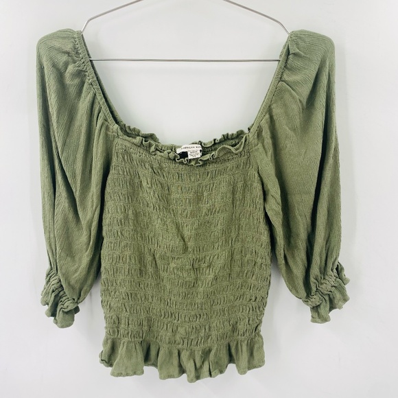 American Eagle Outfitters Tops - American Eagle Smocked Balloon Sleeve Crop Green Size Small